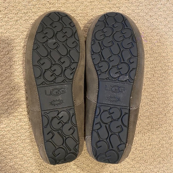 Ugg men's Ascot slipper US size 10. Burnt Olive Color - Picture 9 of 9